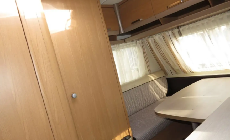 Caravane Knaus Sport 400 avec Mover, porte-vélos