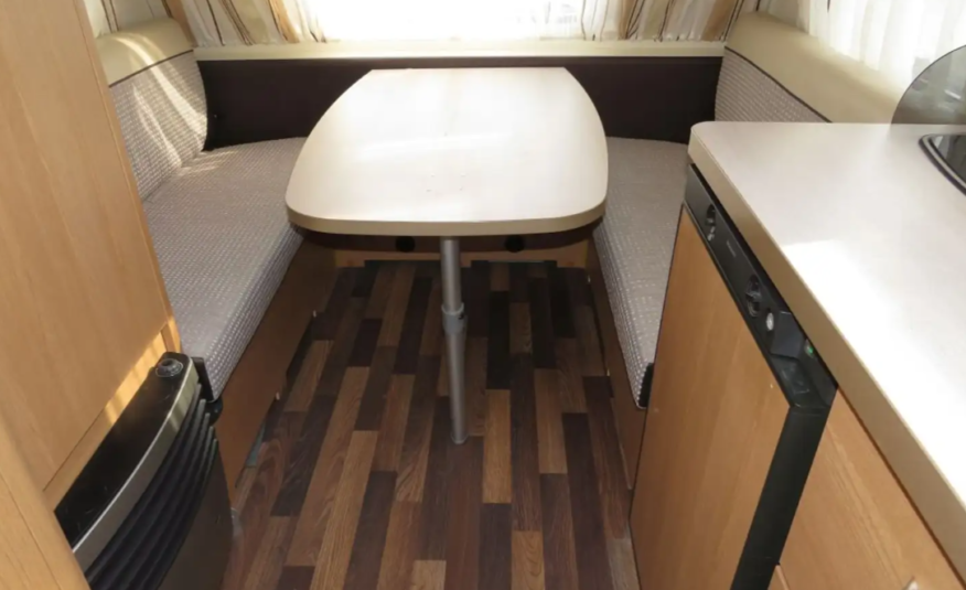Caravane Knaus Sport 400 avec Mover, porte-vélos