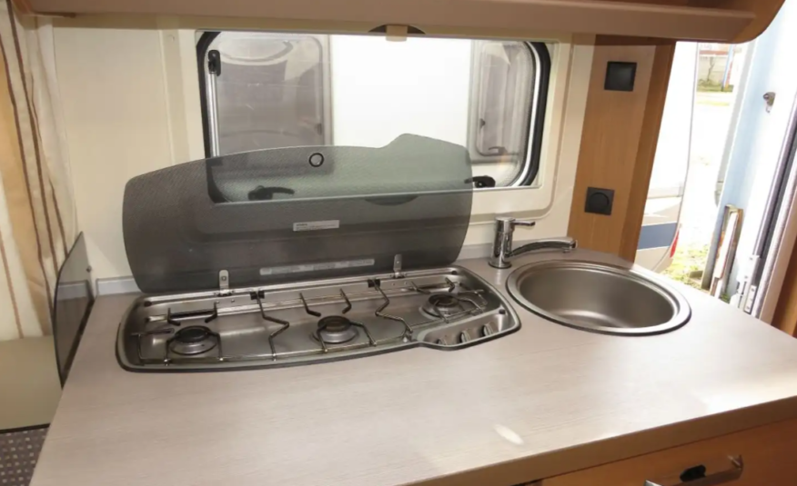 Caravane Knaus Sport 400 avec Mover, porte-vélos