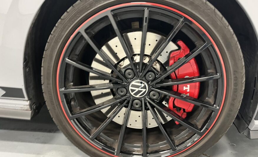 VOLKSWAGEN GOLF 8 2.0 tsi 300 gti