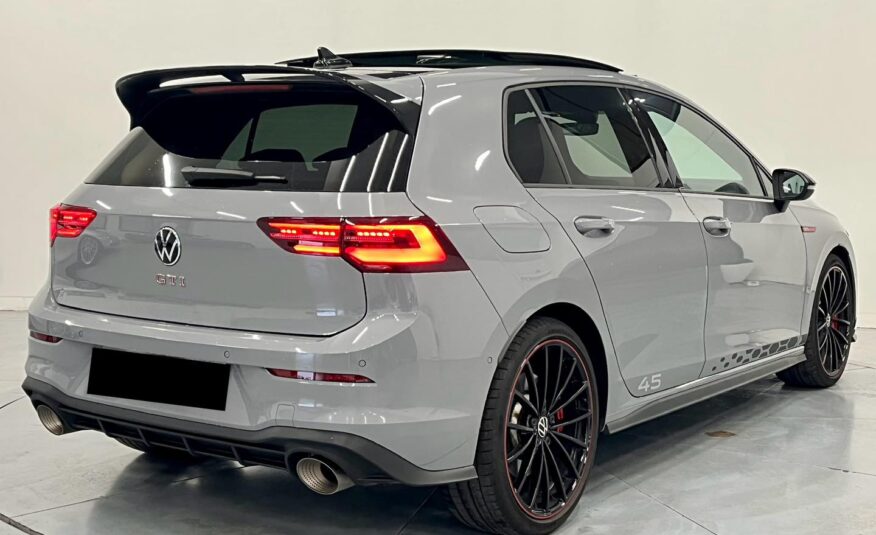 VOLKSWAGEN GOLF 8 2.0 tsi 300 gti
