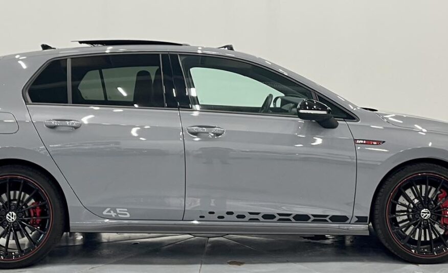 VOLKSWAGEN GOLF 8 2.0 tsi 300 gti