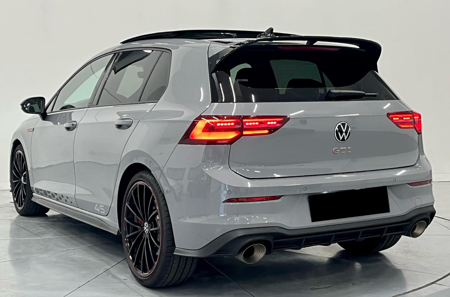 VOLKSWAGEN GOLF 8 2.0 tsi 300 gti