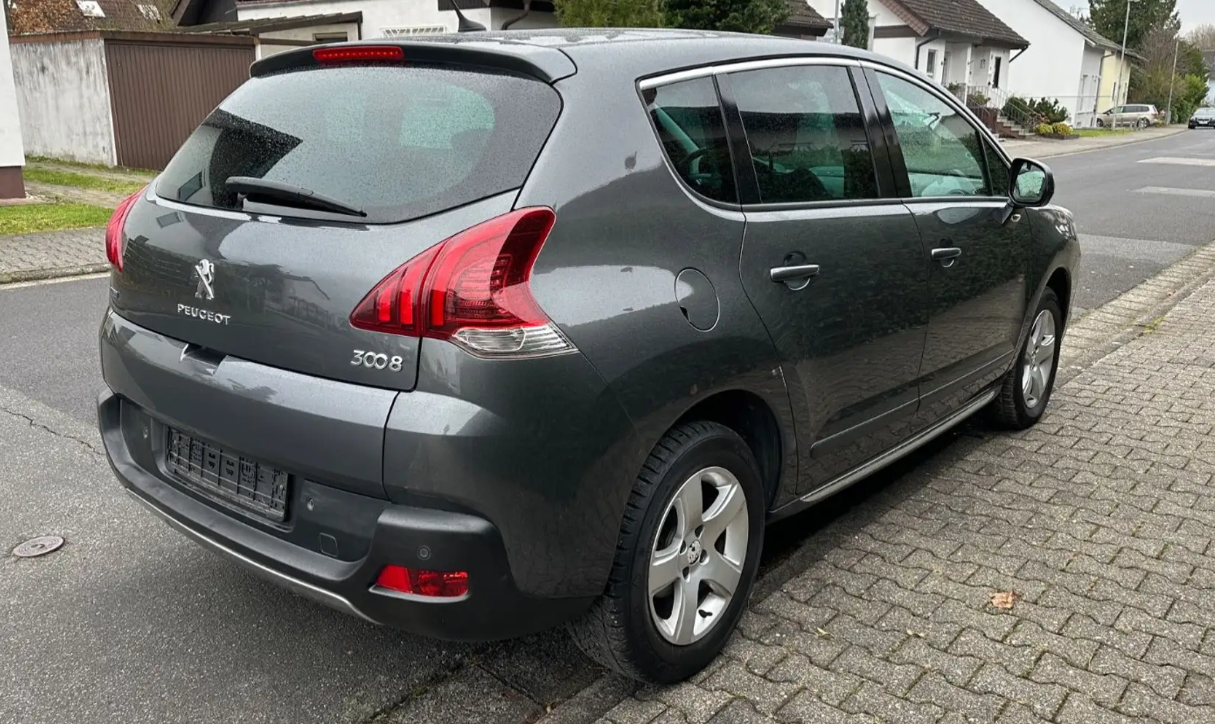 Peugeot 3008 Allure con techo solar