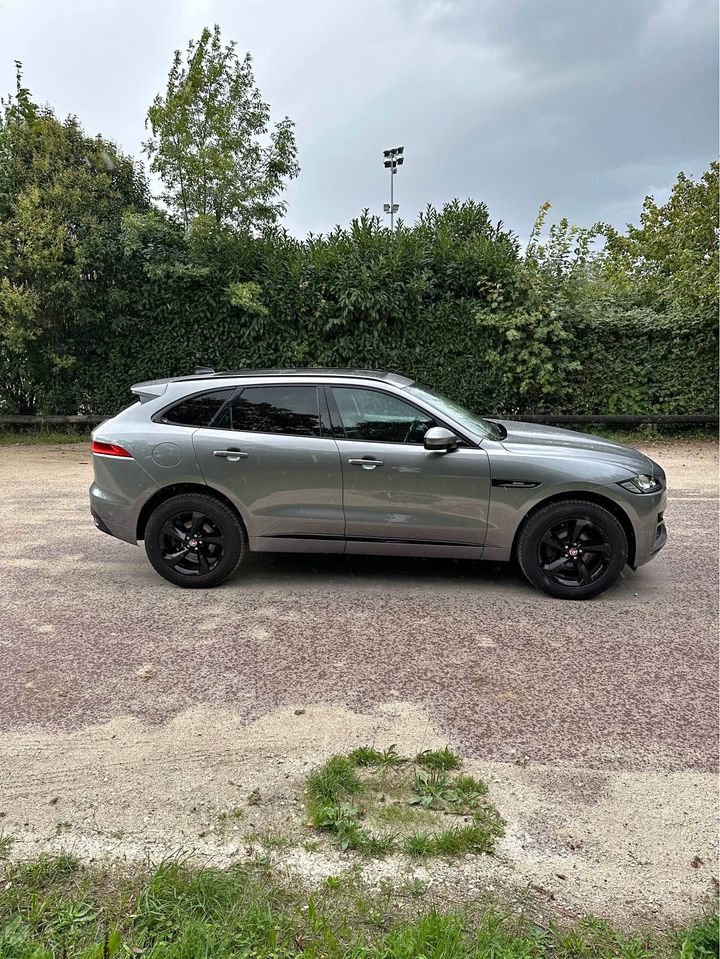 Jaguar F-PACE 2.0D 240CH R-SPORT