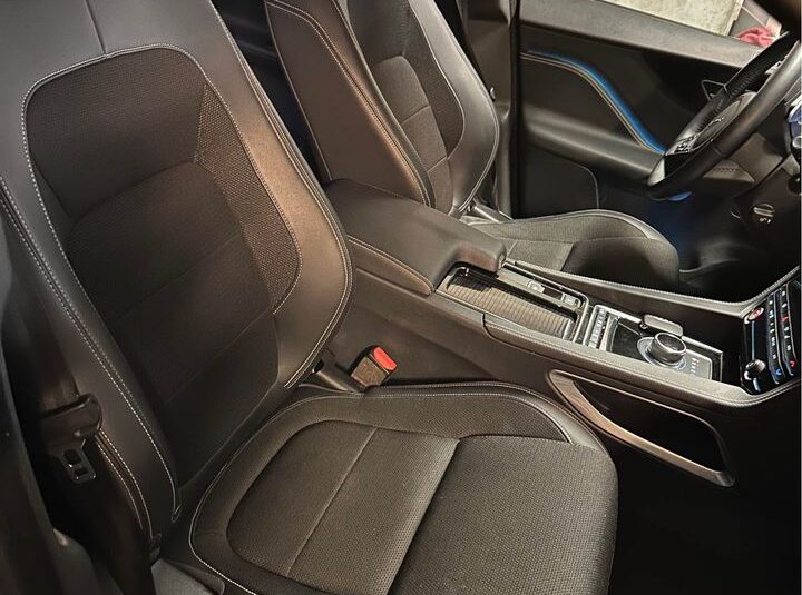 Jaguar F-PACE 2.0D 240CH R-SPORT