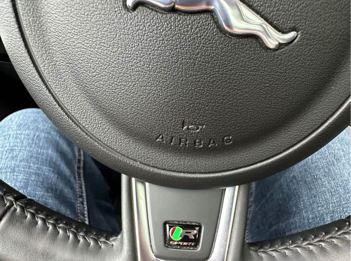 Jaguar F-PACE 2.0D 240CH R-SPORT