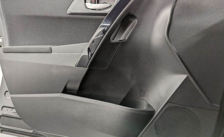 Toyota Auris Hybride 136h design business