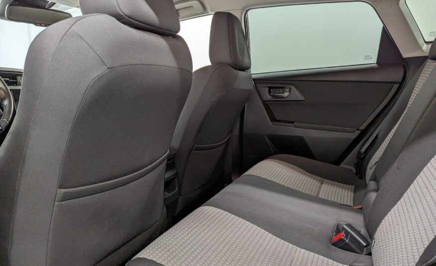 Toyota Auris Hybride 136h design business