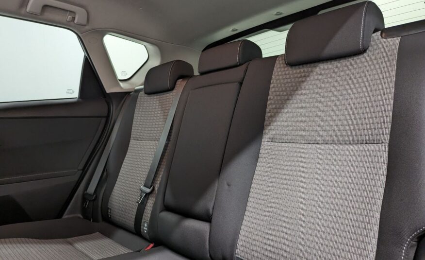 Toyota Auris Hybride 136h design business