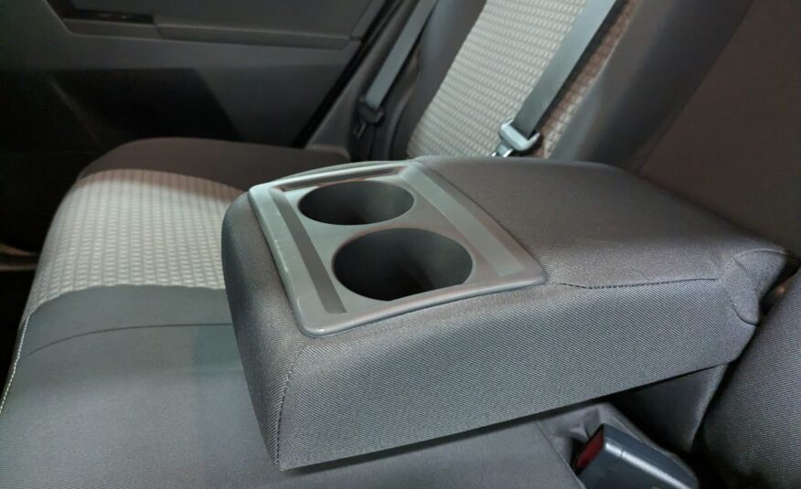 Toyota Auris Hybride 136h design business