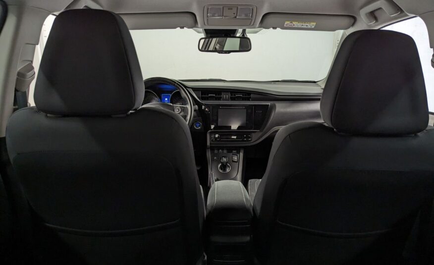 Toyota Auris Hybride 136h design business