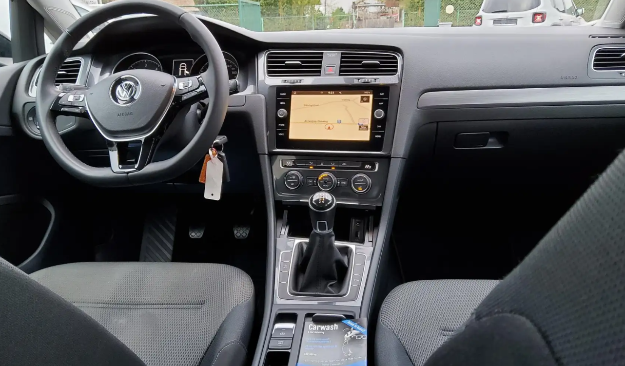 Volkswagen Golf 1.6 SCR TDI