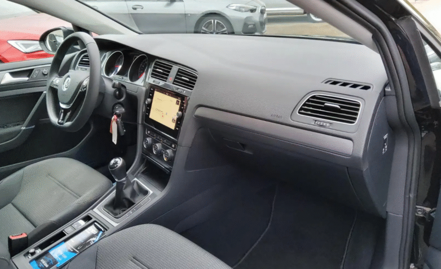 Volkswagen Golf 1.6 SCR TDI
