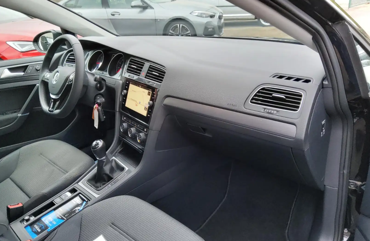 Volkswagen Golf 1.6 SCR TDI