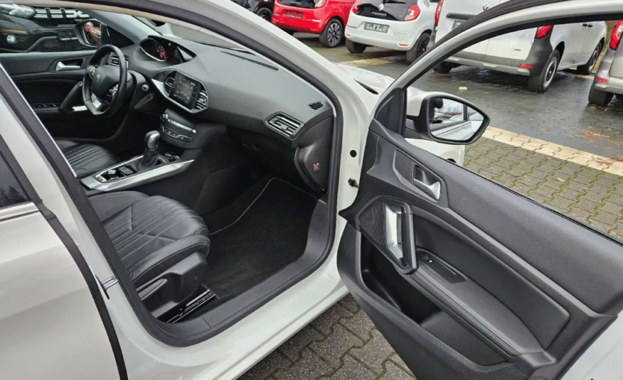 Peugeot 308 Allure THP 130 navigation