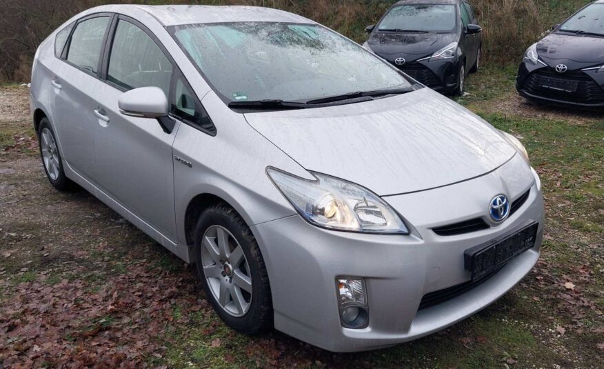 Toyota Prius 1.8 CVT "Life" Hybrid