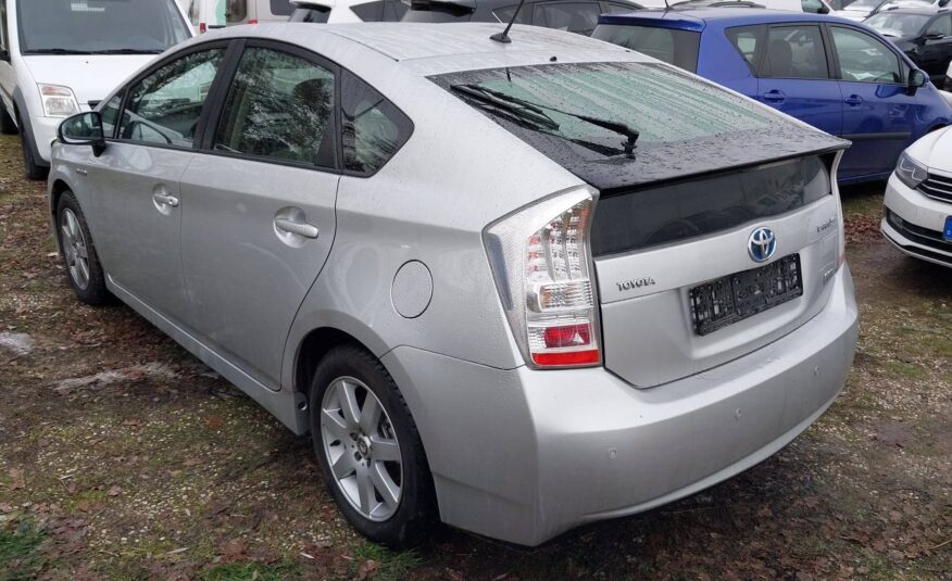 Toyota Prius 1.8 CVT "Life" Hybrid