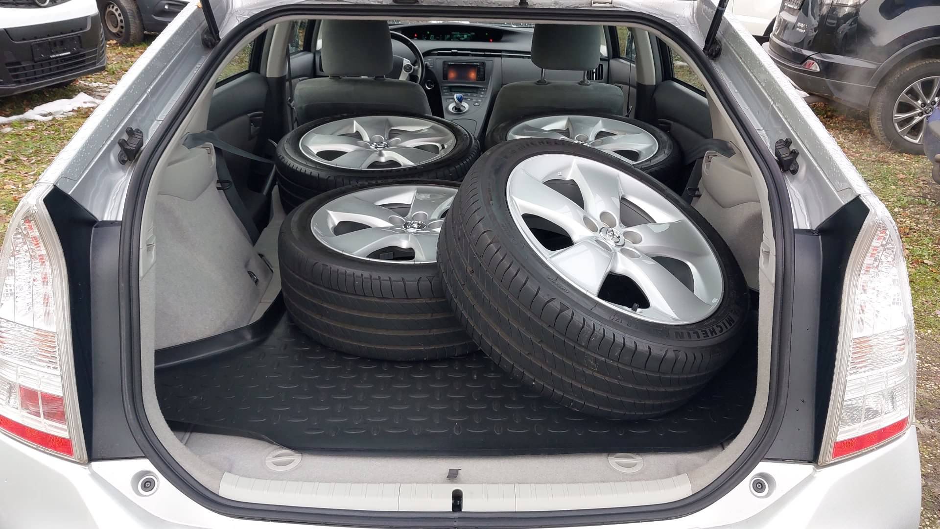 Toyota Prius 1.8 CVT "Life" Hybrid