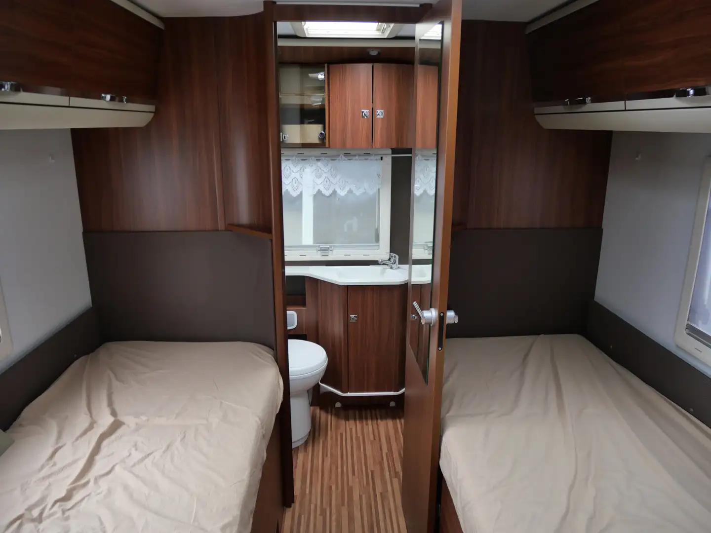 Camping car Adria Coral S 670 SLT