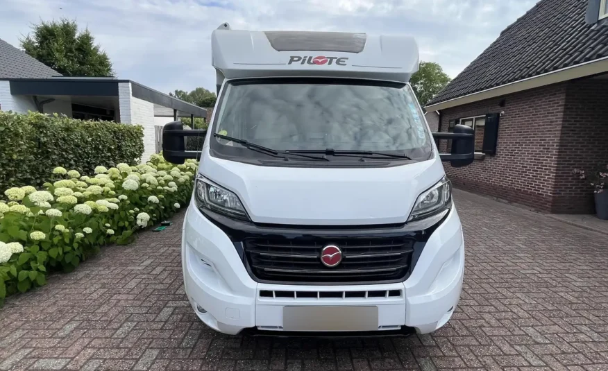 Camping car Pilote 656C Essentiel
