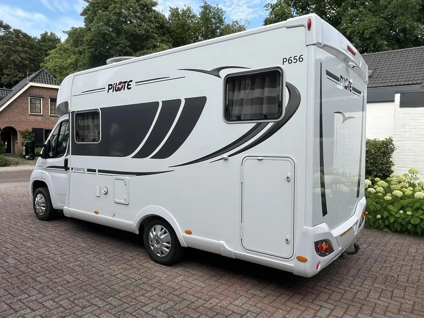 Camping car Pilote 656C Essentiel