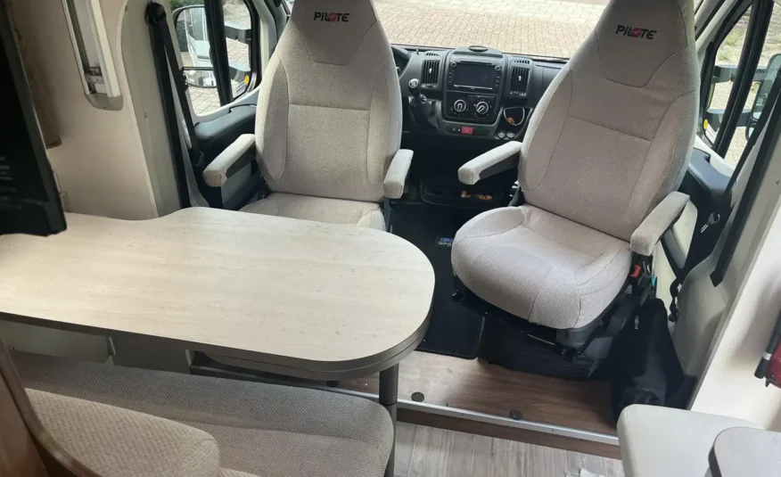 Camping car Pilote 656C Essentiel