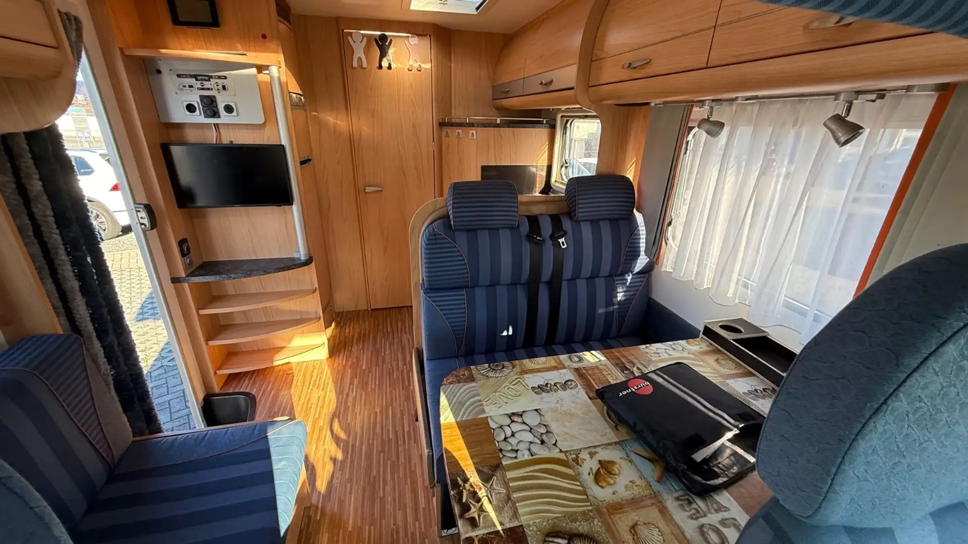 Motorhome Bürstner Levanto A530 Alkoven